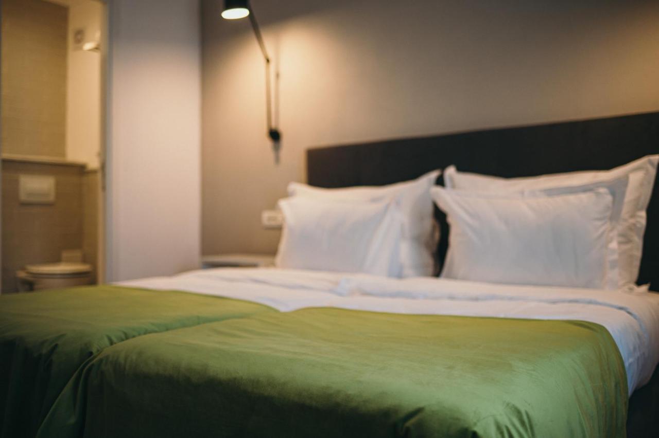 Nest Guesthouse ドロベタ＝トゥルヌ・セヴェリン エクステリア 写真