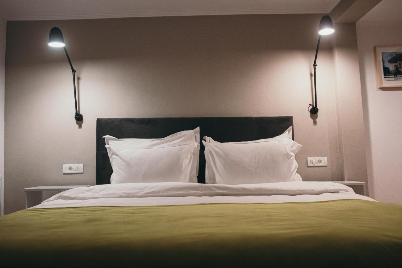 Nest Guesthouse ドロベタ＝トゥルヌ・セヴェリン エクステリア 写真